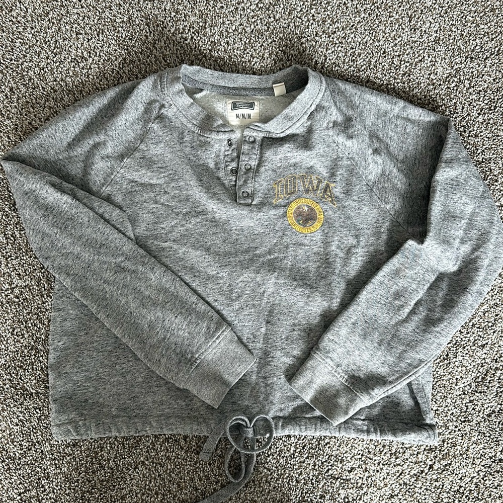 Iowa Hawkeyes cropped sweatshirt